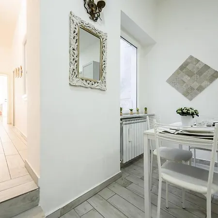 A Due Passi Da Toledo Apartmán