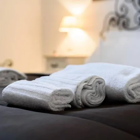 A Due Passi Da Toledo * Nápoly