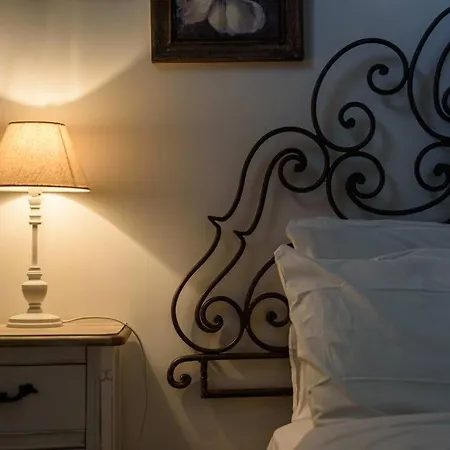 A Due Passi Da Toledo