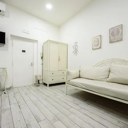 A Due Passi Da Toledo Nápoly