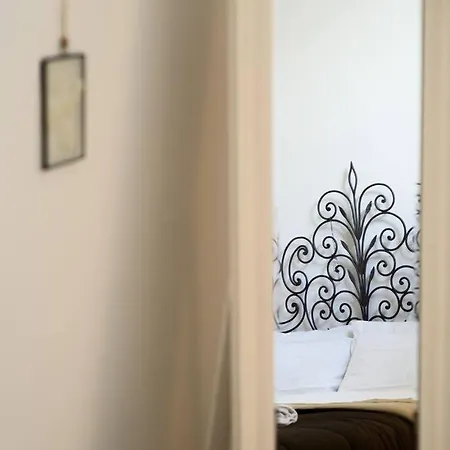 A Due Passi Da Toledo