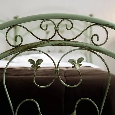 A Due Passi Da Toledo * Nápoly