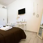 A Due Passi Da Toledo Apartman