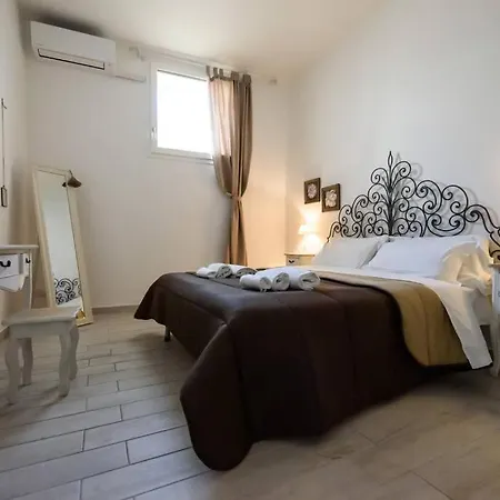 A Due Passi Da Toledo Neapel