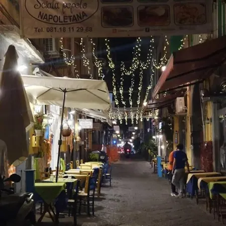 Apartment A Due Passi Da Toledo Neapel