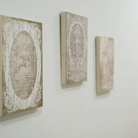 A Due Passi Da Toledo Neapel