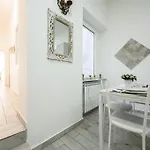 A Due Passi Da Toledo Appartement