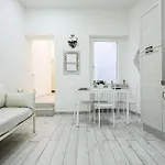 A Due Passi Da Toledo Appartement *