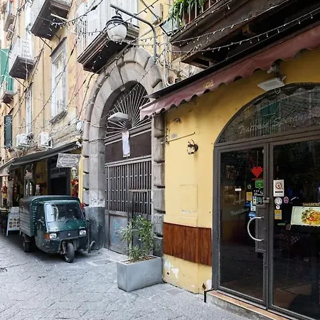 A Due Passi Da Toledo 公寓 那不勒斯